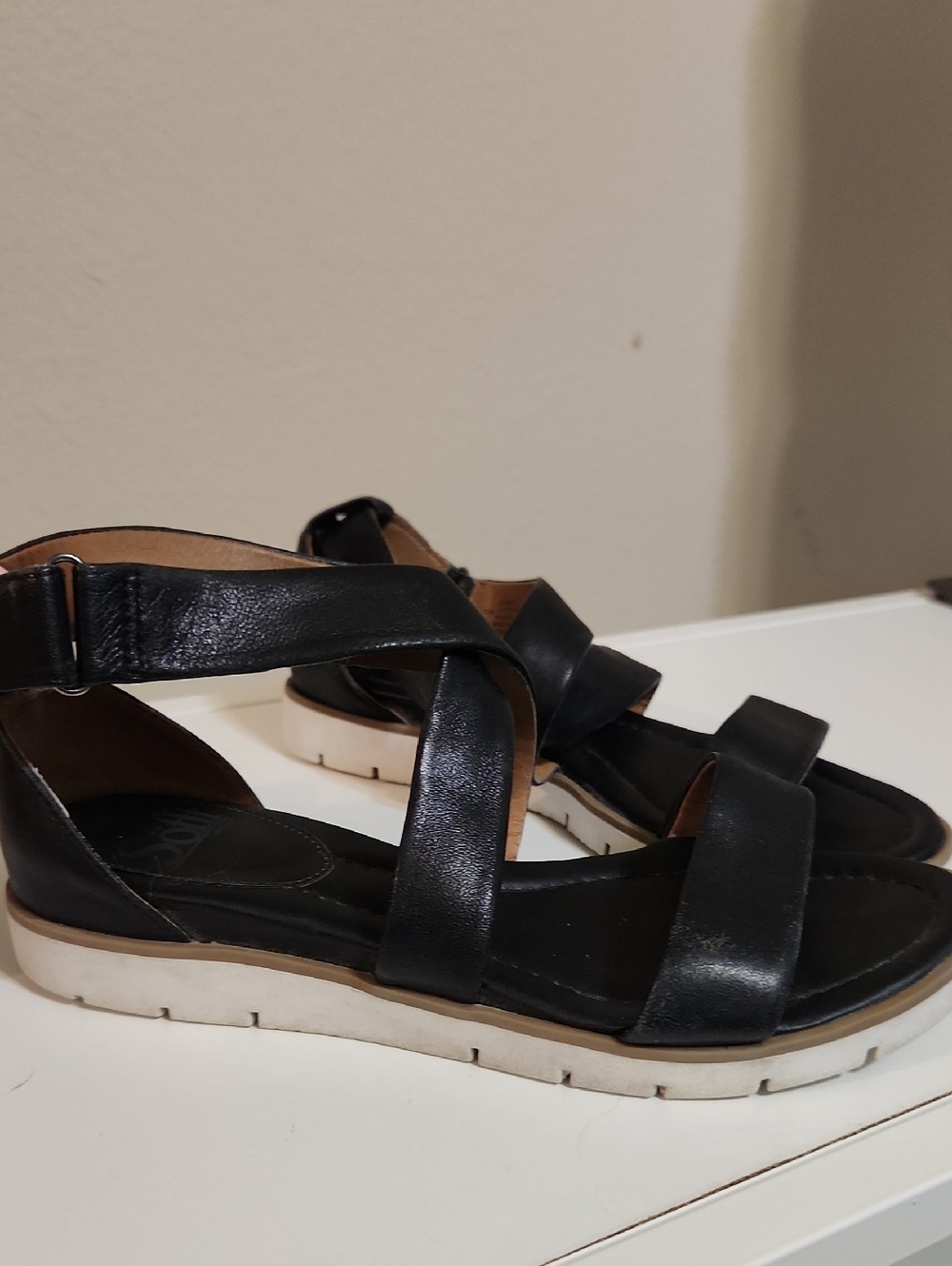 Sofft Black Leather Strappy Platform Sandals
